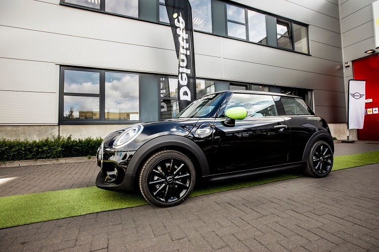 Deloitte gaat voor elektrische MINI&#39;s.