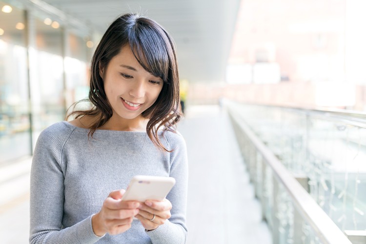 Mobiel groeit: de duim is de baas Smartphone, mobiel, website, m-commerce, online, kopen, omnikanaal, responsive design, gebruiksvriendelijk, bestelling