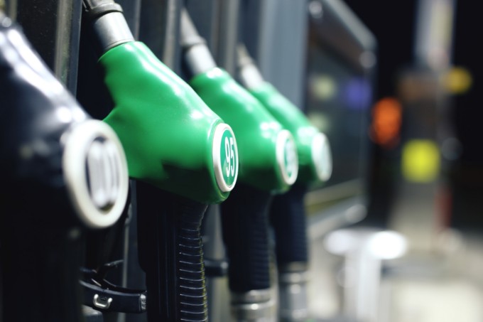 pay for refuelling at a filling station