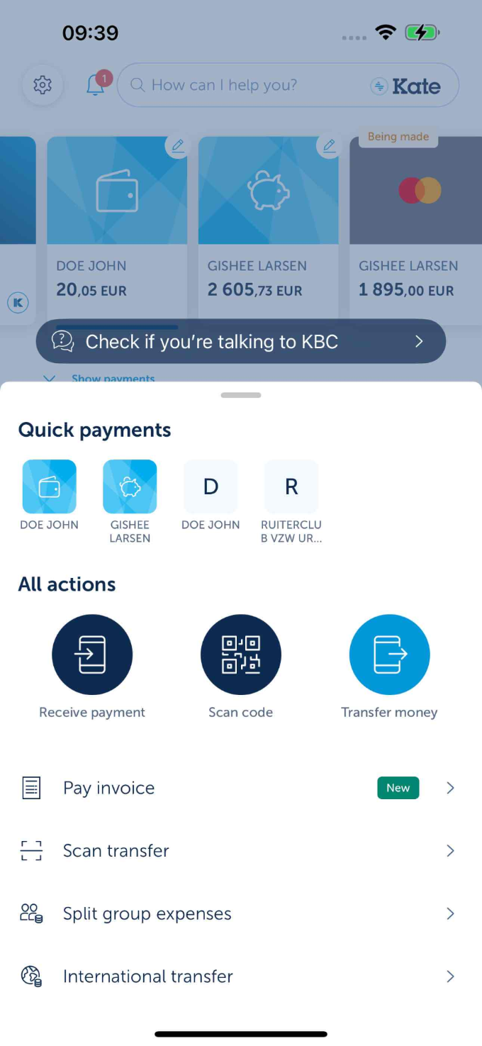 Tik in de app op de overschrijvingsknop op je startscherm en tik op 'Factuur scannen'.