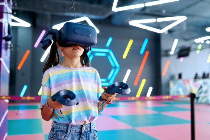 Kind speelt een virtual reality game