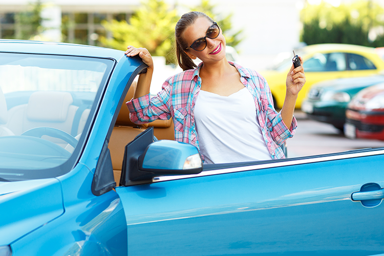 Pour votre première voiture, KBC vous propose une assurance auto spécialement conçue pour les jeunes.